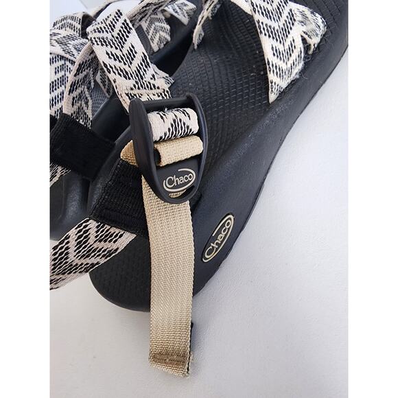 Chaco Women's Z/2 Adjustable Strap Classic Sport Arrow Black & White - Size 9 - Picture 7 of 8
